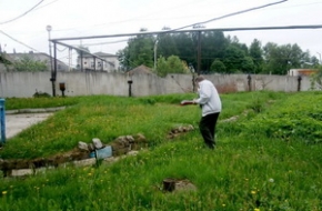 Фото: Инженерно-геологические изыскания для подготовки к расчистке шлюза и русла реки Крупица в п.Калашниково, 27 мая 2013