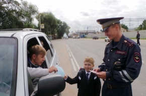 В Лихославле прошла акция «Дети за безопасность на дорогах!».