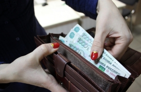 Среднемесячная зарплата в России выросла до 39355 рублей