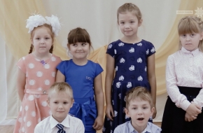 Дошколята поздравили лихославльских воспитателей с праздником (видео)