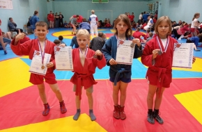 Калашниковские борцы привезли награды с крупных турниров по самбо