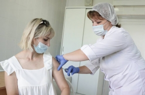 В Тверской области введена обязательная вакцинация от коронавируса. Непривившихся будут отстранять от работы
