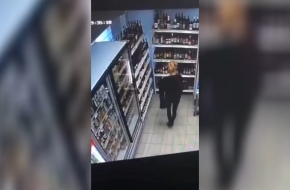 В Лихославле женщина обворовала магазин. Момент кражи попал на видео (видео)