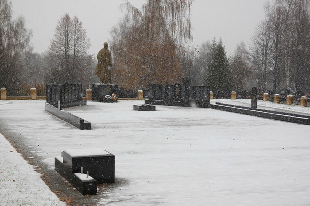 Мемориал в Торжке из-за которого разгорелся скандал. Фото: odnoklassniki.ru/torzhoklyu