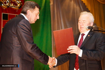 Виктор Гайденков (слева) и министр сельского хозяйства Тверской области Павел Мигулев. Фото: 360tver.ru