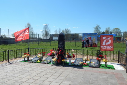 В день 75-летия Победы в поселке Крючково торжественно открыли новый мемориал